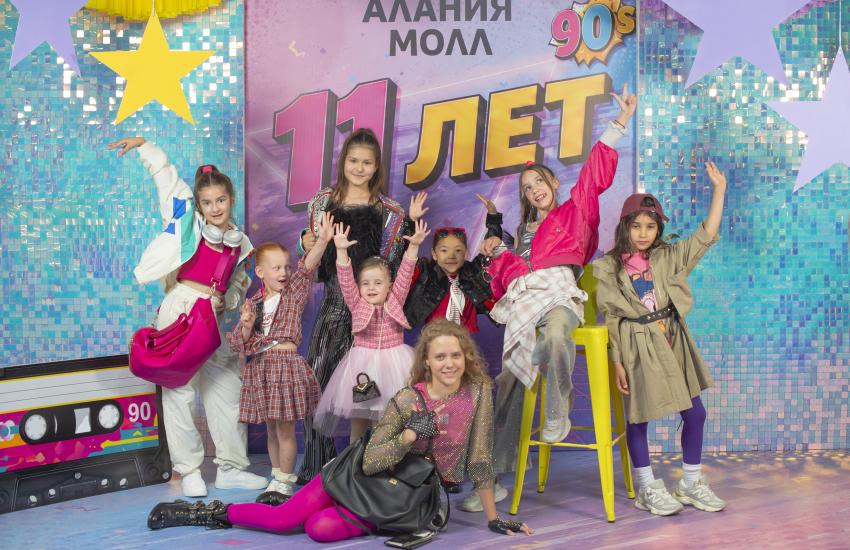 Fashion-Показ мод - ВОЛШЕБНЫЙ ЛЕС / КОСМО БУМ